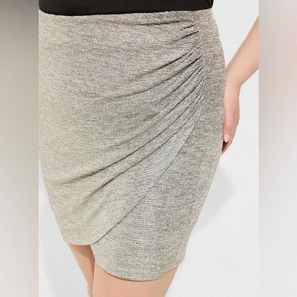 Torrid Mini Foil Knit Tulip Elastic Waistband Pull on Skirt Size 1X - Picture 2 of 8